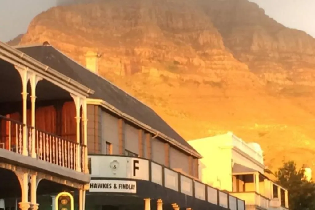 The Paragon Solo Modern Deluxe Central To Cape Town 0*,